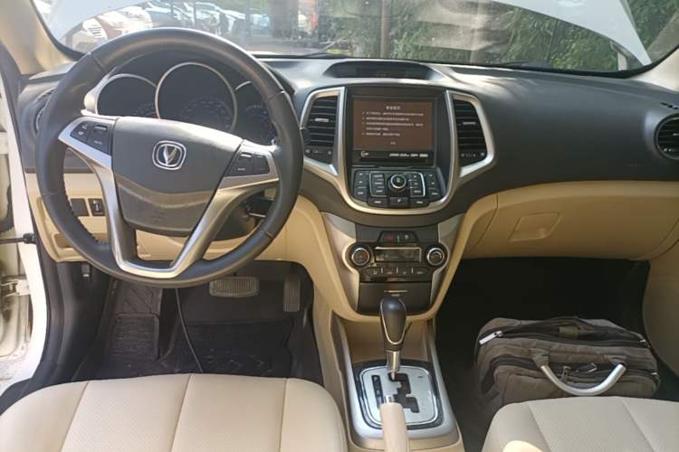 Used CHANGAN Eado 2015 1.6L Automatic Luxury Model Center Console