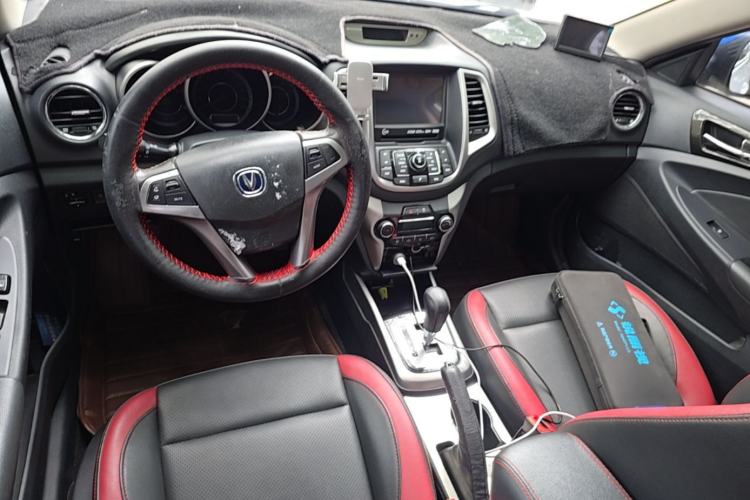 Used CHANGAN Eado 2015 1.6L Automatic Junku Model China V Standard Center Console