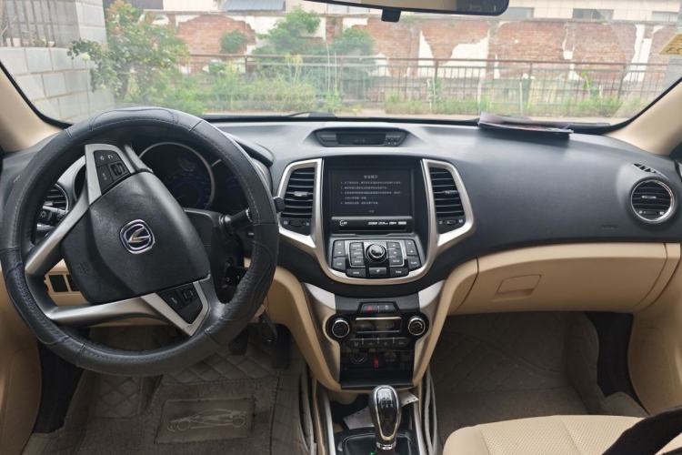 Used CHANGAN Eado 2015 1.6L Manual Luxury Model China V Standard Center Console
