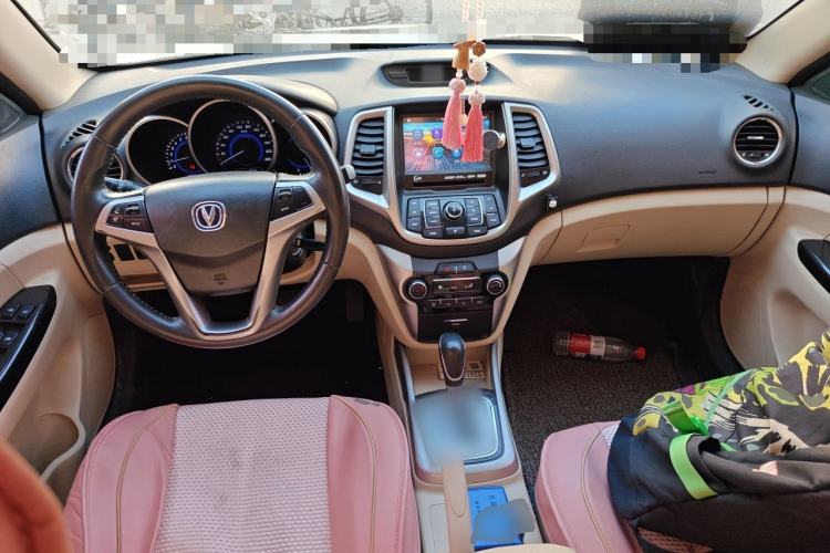 Used CHANGAN Eado 2015 1.6L Automatic Luxury Model Center Console