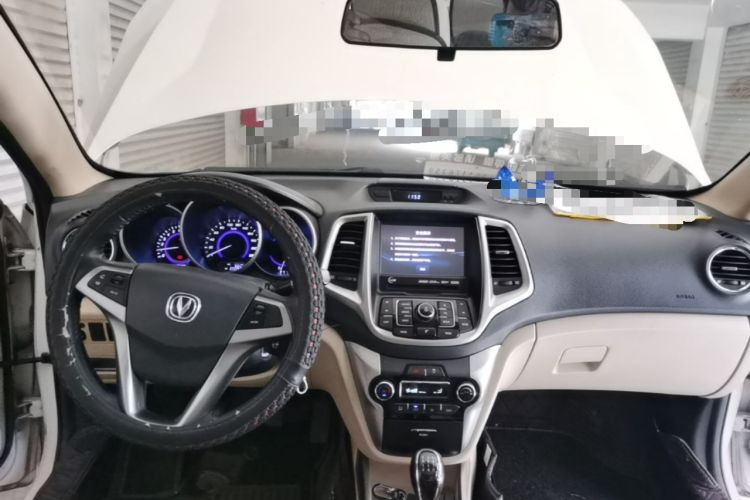 Used CHANGAN Eado 2015 1.6L Manual Luxury Model China V Standard Center Console