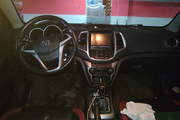 Used CHANGAN Eado 2015 1.6L Manual Junku Model China IV Standard Center Console