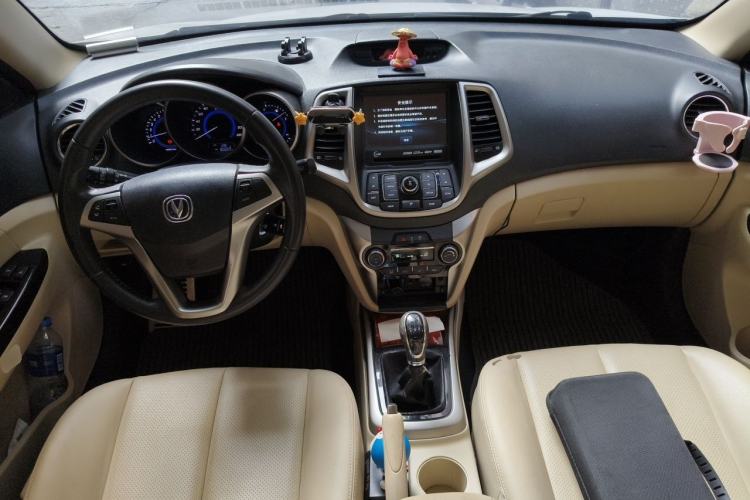 Used CHANGAN Eado 2015 1.6L Manual Luxury Model China V Standard Center Console