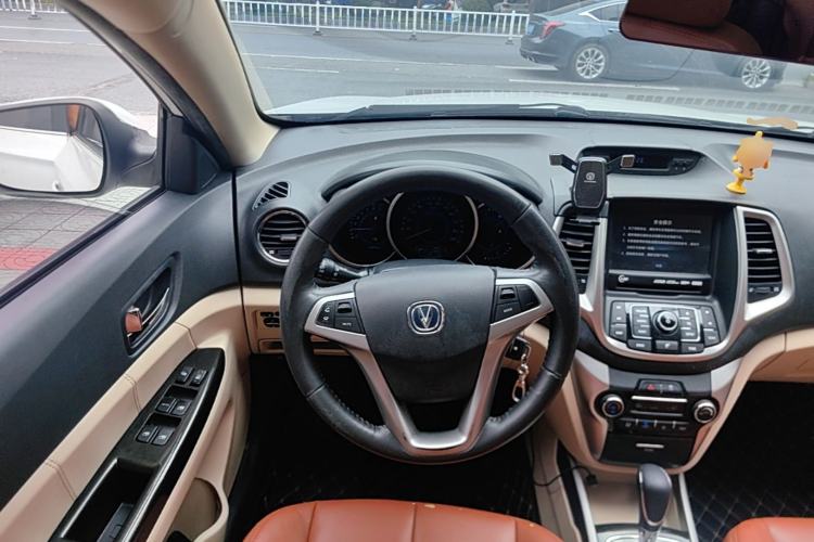 Used CHANGAN Eado 2015 1.6L Automatic Luxury Model Center Console
