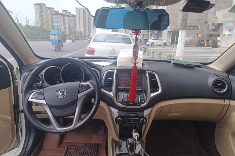 Used CHANGAN Eado 2015 1.6L Manual Flagship Model Center Console