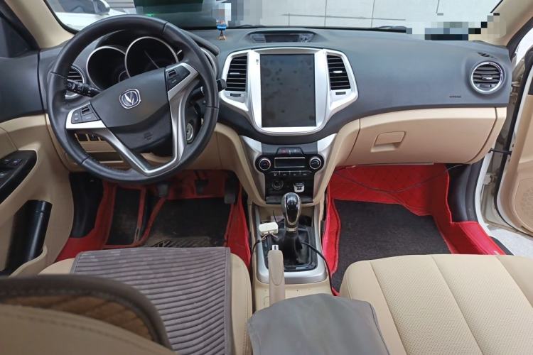Used CHANGAN Eado 2015 1.6L Manual Luxury Model China V Standard Center Console