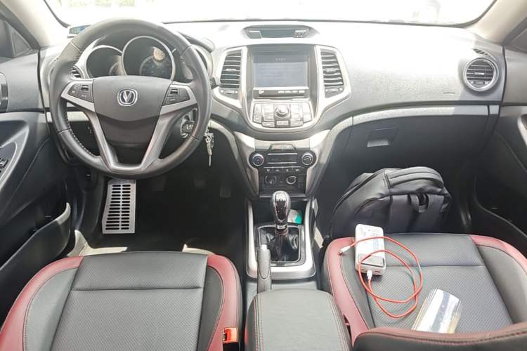 Used CHANGAN Eado 2015 1.6L Manual Junku Model China V Standard Center Console