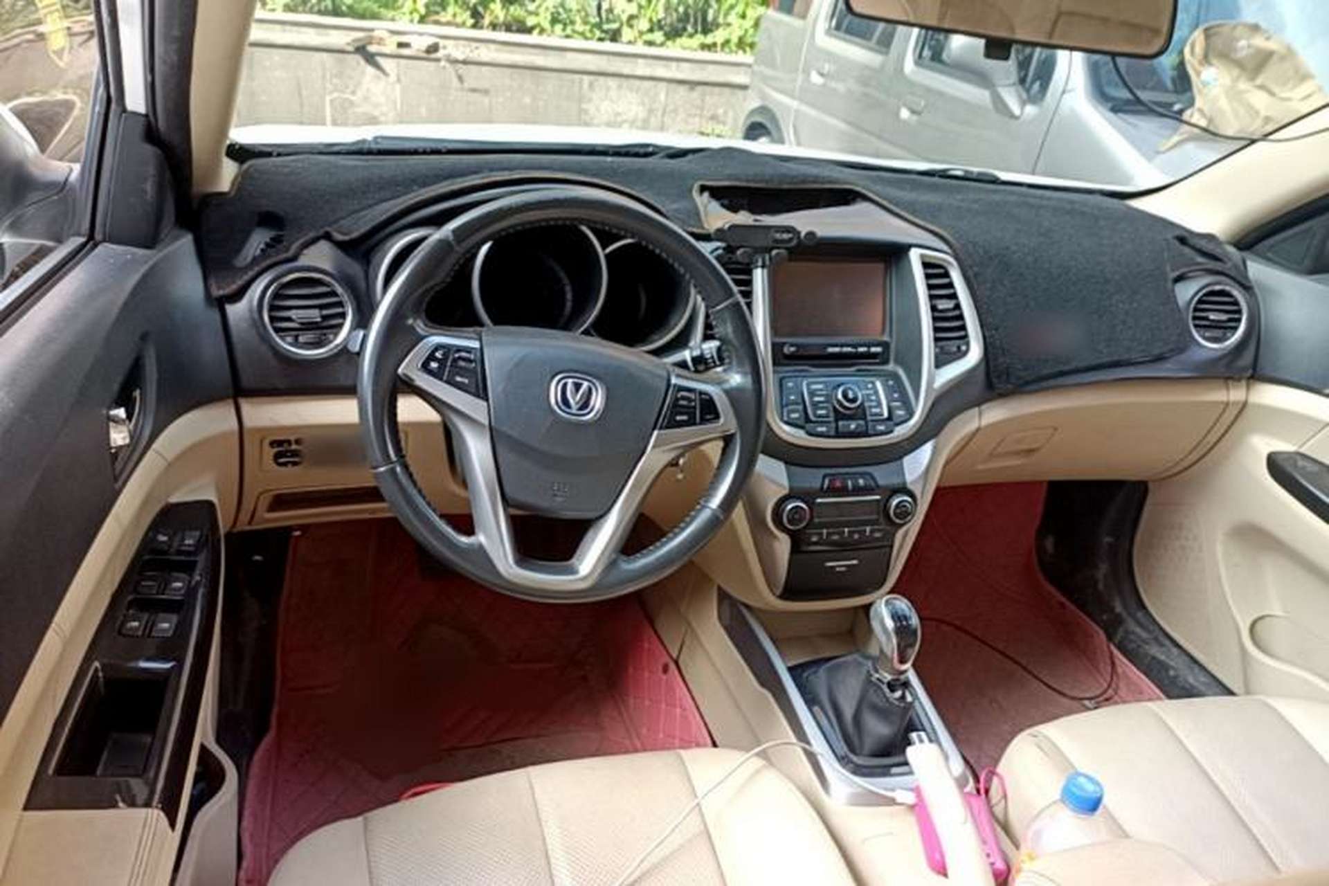 Used CHANGAN Eado 2015 1.6L Manual Luxury Model China IV Standard Center Console
