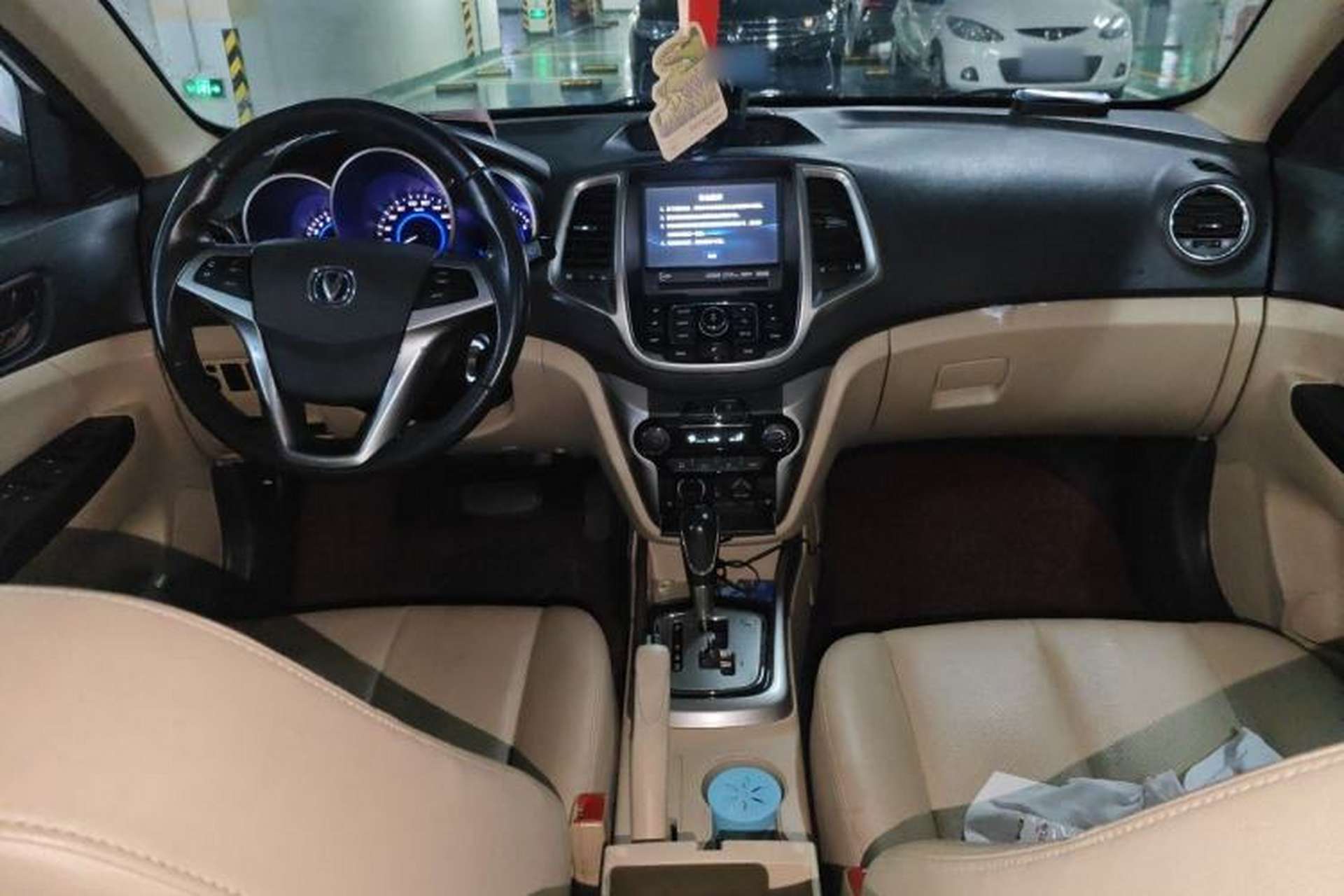 Used CHANGAN Eado 2015 1.6L Automatic Luxury Model Center Console