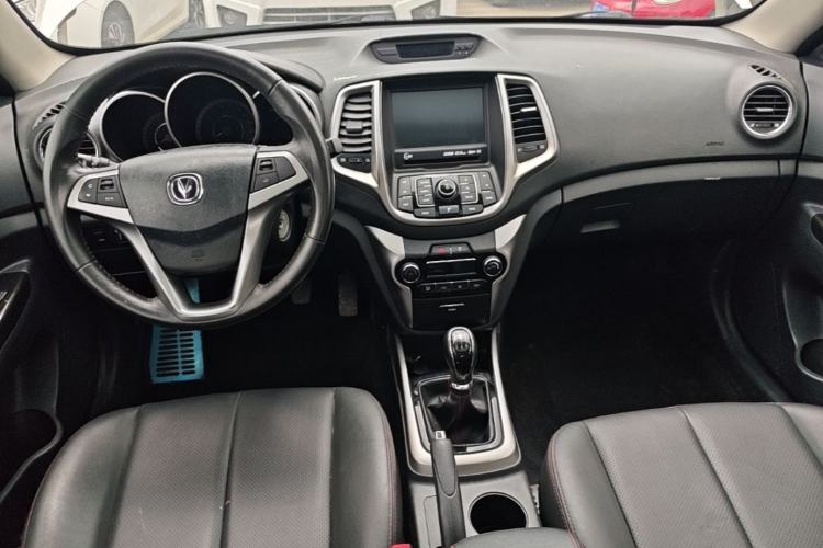 Used CHANGAN Eado 2015 1.6L Manual Luxury Model China V Standard Center Console
