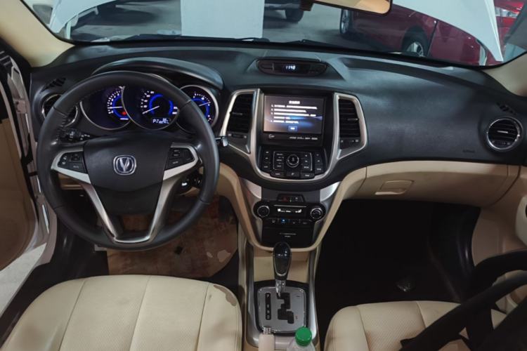 Used CHANGAN Eado 2015 1.6L Automatic Luxury Model Center Console