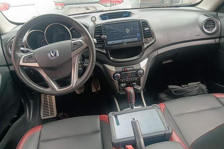 Used CHANGAN Eado 2015 1.6L Automatic Junku Model China V Standard Center Console