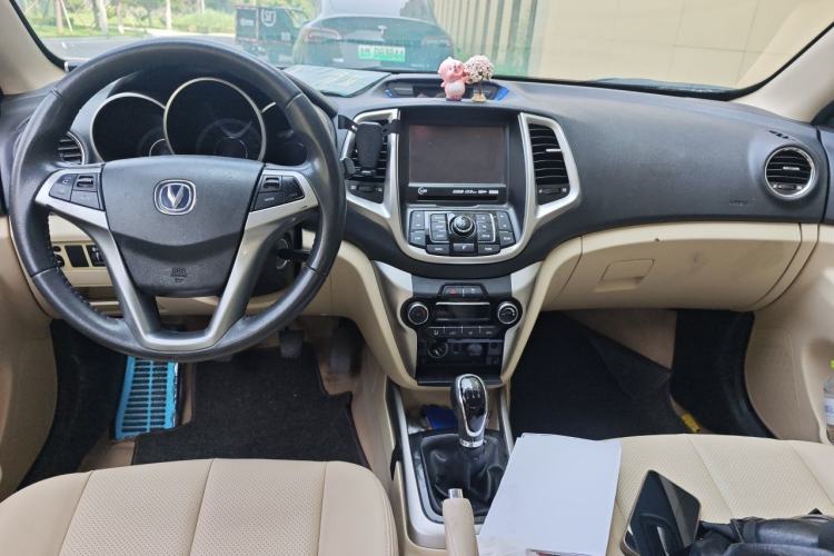 Used CHANGAN Eado 2015 1.6L Manual Luxury Model China V Standard Center Console