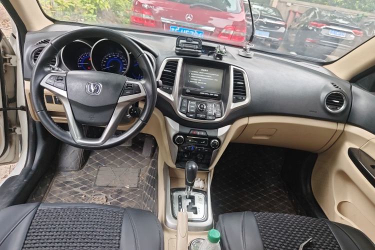 Used CHANGAN Eado 2015 1.6L Automatic Luxury Model Center Console