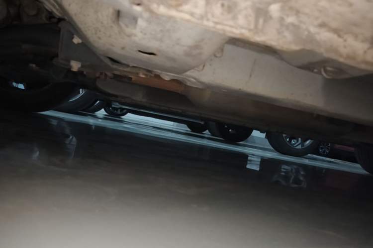 Used CHANGAN Eado 2015 1.6L Manual ZhiKu Model China IV Standard Chassis Front Left