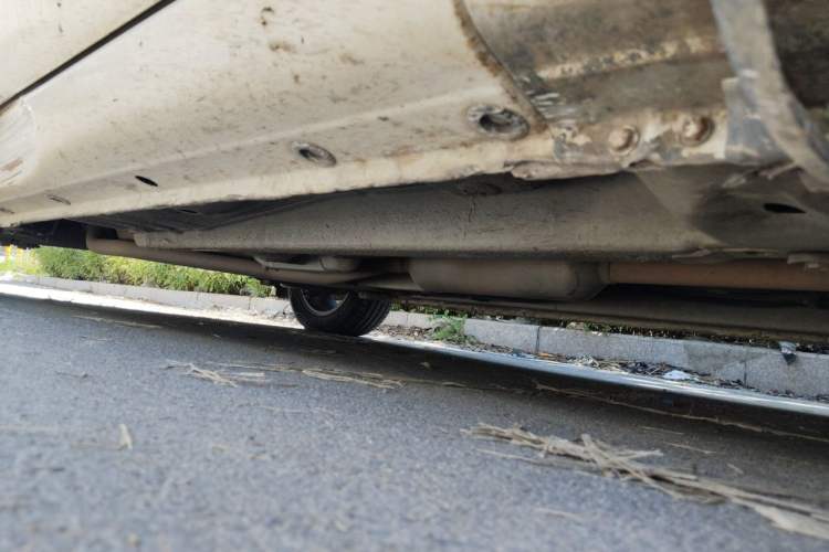 Used CHANGAN Eado 2015 1.6L Manual Luxury Model China IV Standard Chassis Front Right