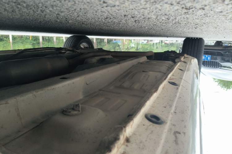 Used CHANGAN Eado 2015 1.6L Manual Luxury Model China IV Standard Chassis Front Right