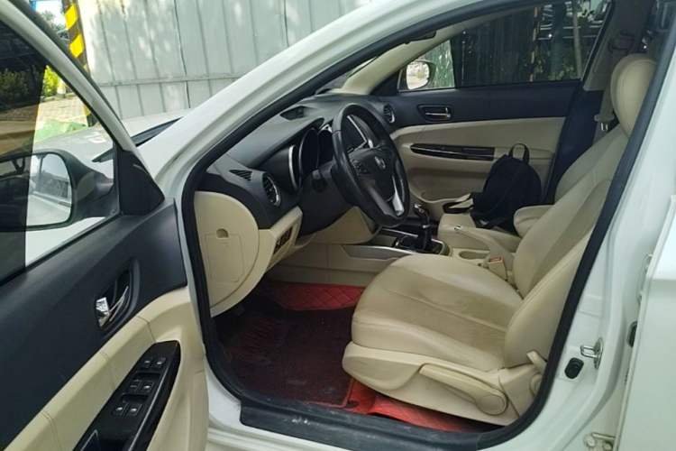 Used CHANGAN Eado 2015 1.6L Manual Elite Model China IV Standard Driver Seat