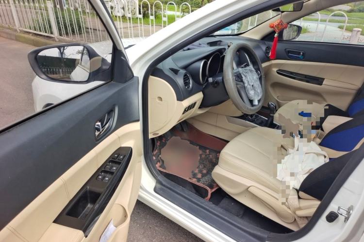Used CHANGAN Eado 2015 1.6L Manual Flagship Model Driver Seat