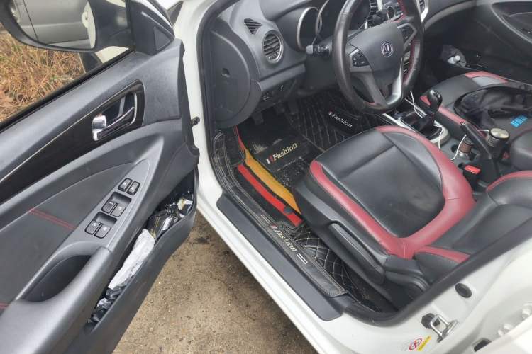 Used CHANGAN Eado 2015 1.6L Manual Junku Model China IV Standard Driver Seat