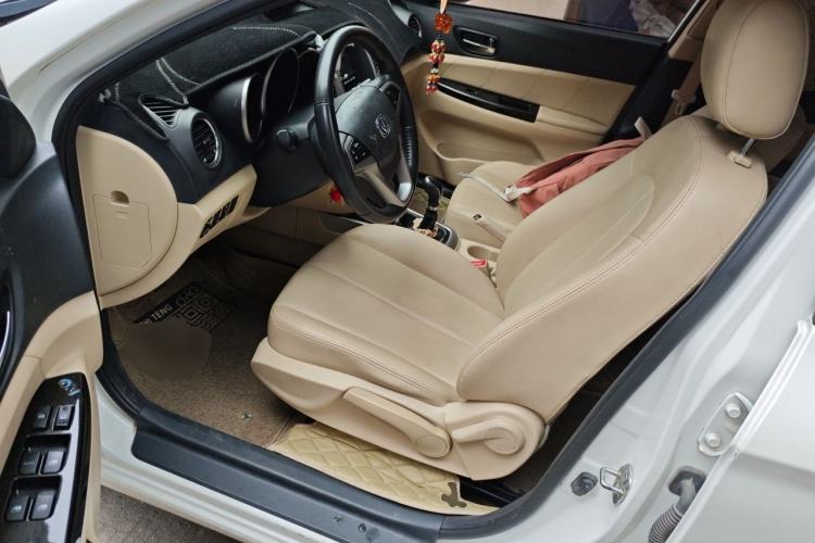 Used CHANGAN Eado 2015 1.6L Manual Luxury Model China IV Standard Driver Seat