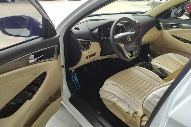 Used CHANGAN Eado 2015 1.6L Manual Luxury Model China V Standard Driver Seat