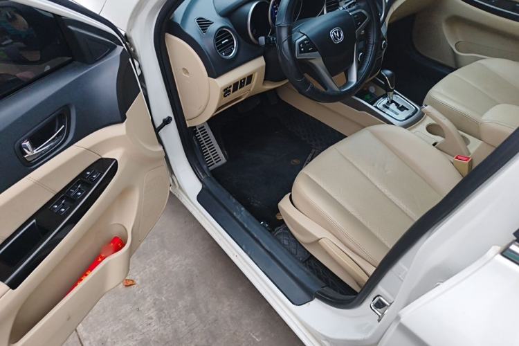 Used CHANGAN Eado 2015 1.6L Automatic Luxury Model Driver Seat