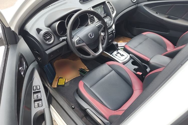Used CHANGAN Eado 2015 1.6L Automatic ZhiKu Model China IV Standard Driver Seat
