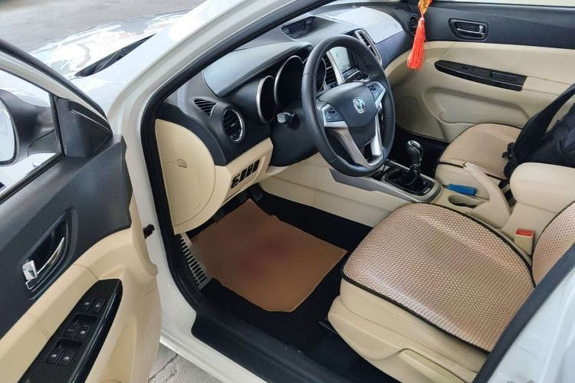 Used CHANGAN Eado 2015 1.6L Manual Luxury Model China V Standard Driver Seat
