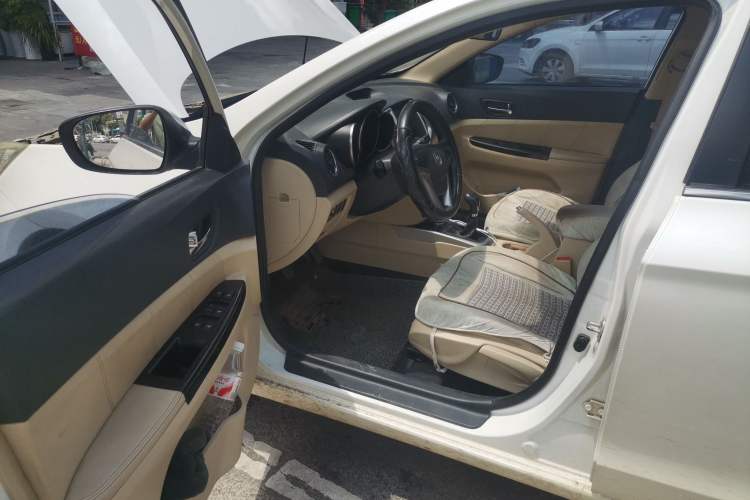 Used CHANGAN Eado 2015 1.6L Manual Luxury Model China IV Standard Driver Seat