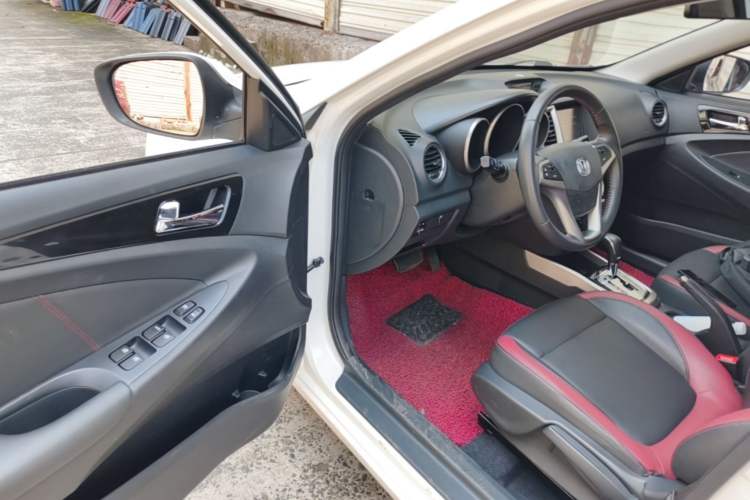 Used CHANGAN Eado 2015 1.6L Automatic Junku Model China IV Standard Driver Seat