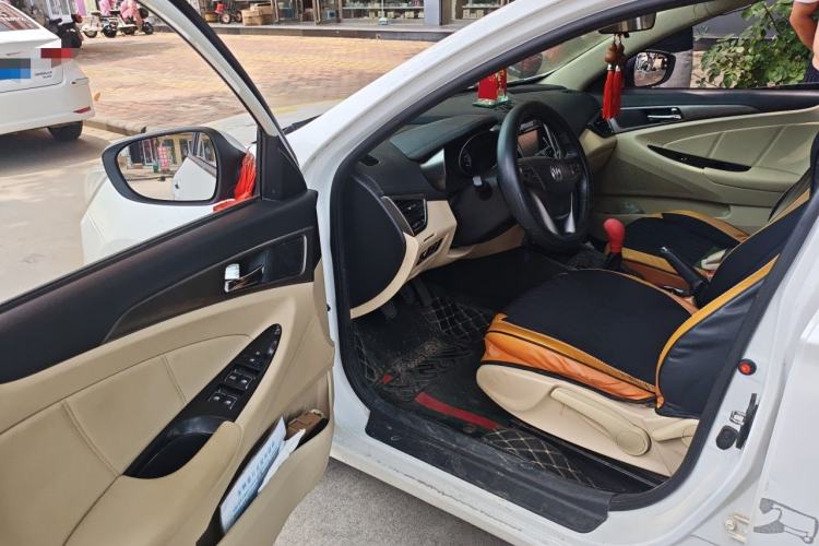 Used CHANGAN Eado 2015 1.6L Manual Luxury Model China V Standard Driver Seat
