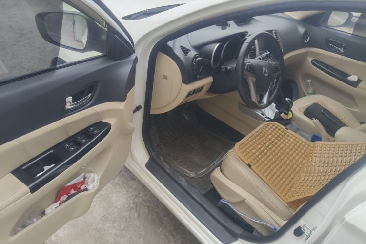 Used CHANGAN Eado 2015 1.6L Manual Flagship Model Driver Seat
