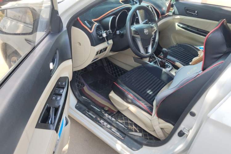 Used CHANGAN Eado 2015 1.6L Manual Luxury Model China IV Standard Driver Seat