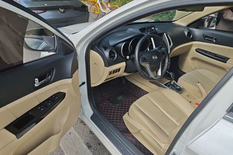 Used CHANGAN Eado 2015 1.6L Automatic Luxury Model Driver Seat