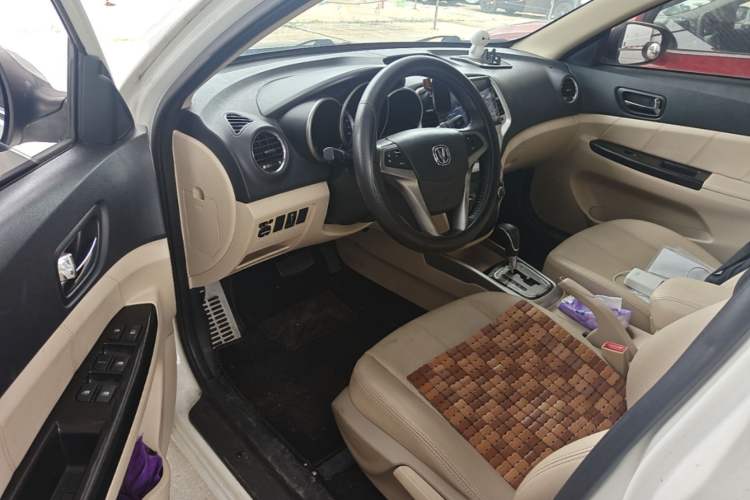 Used CHANGAN Eado 2015 1.6L Automatic Luxury Model Driver Seat