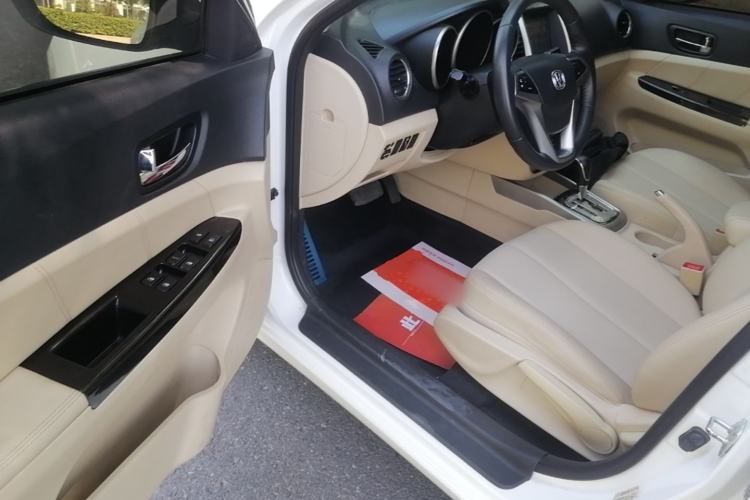 Used CHANGAN Eado 2015 1.6L Automatic Luxury Model Driver Seat