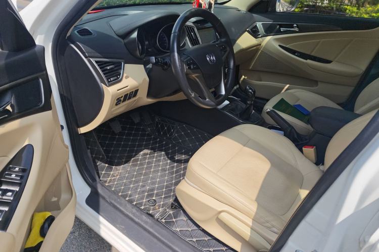 Used CHANGAN Eado 2015 1.6L Manual Luxury Model China V Standard Driver Seat