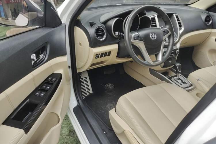 Used CHANGAN Eado 2015 1.6L Automatic Luxury Model Driver Seat