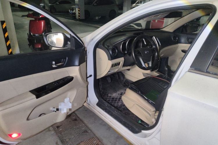 Used CHANGAN Eado 2015 1.6L Manual Luxury Model China IV Standard Driver Seat