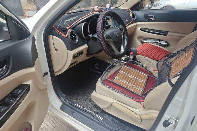 Used CHANGAN Eado 2015 1.6L Manual Luxury Model China V Standard Driver Seat