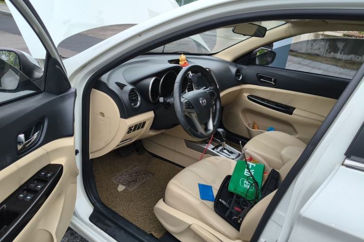 Used CHANGAN Eado 2015 1.6L Automatic Luxury Model Driver Seat
