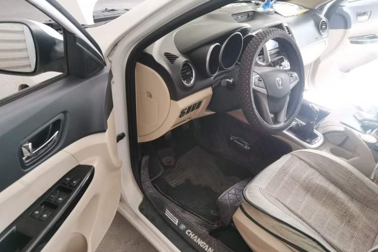 Used CHANGAN Eado 2015 1.6L Manual Luxury Model China V Standard Driver Seat