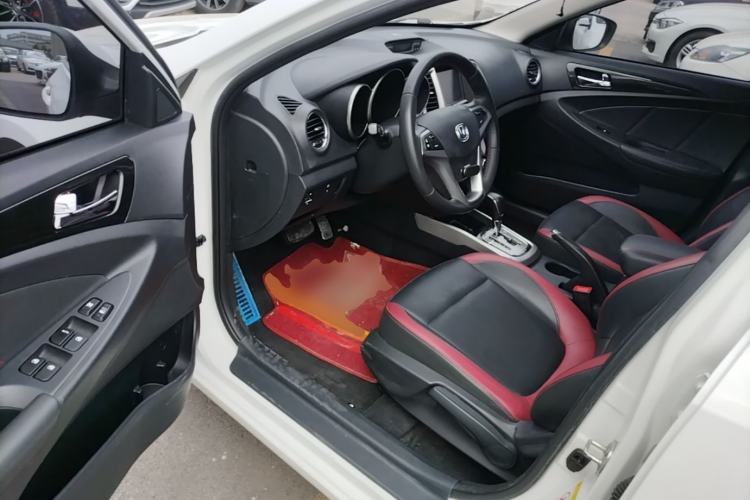 Used CHANGAN Eado 2015 1.6L Automatic Junku Model China IV Standard Driver Seat