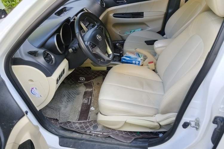 Used CHANGAN Eado 2015 1.6L Manual Luxury Model China V Standard Driver Seat