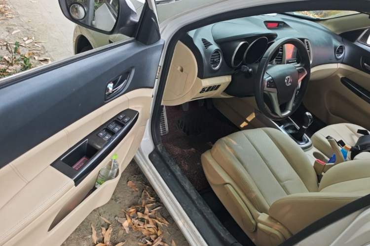 Used CHANGAN Eado 2015 1.6L Manual Luxury Model China V Standard Driver Seat