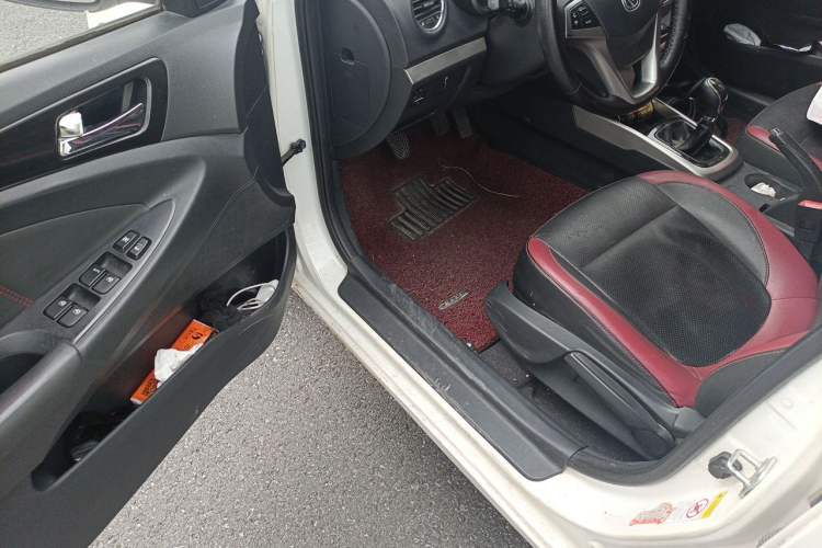 Used CHANGAN Eado 2015 1.6L Manual Junku Model China IV Standard Driver Seat