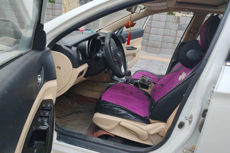 Used CHANGAN Eado 2015 1.6L Manual Luxury Model China V Standard Driver Seat