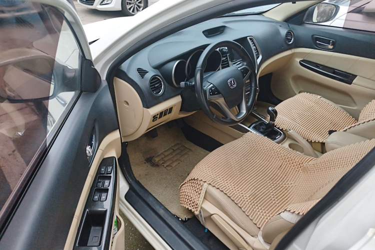 Used CHANGAN Eado 2015 1.6L Manual Luxury Model China IV Standard Driver Seat