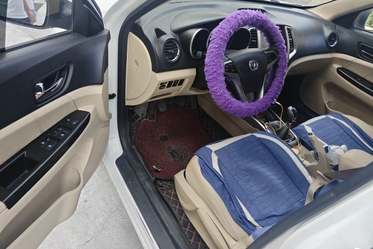 Used CHANGAN Eado 2015 1.6L Manual Luxury Model China IV Standard Driver Seat